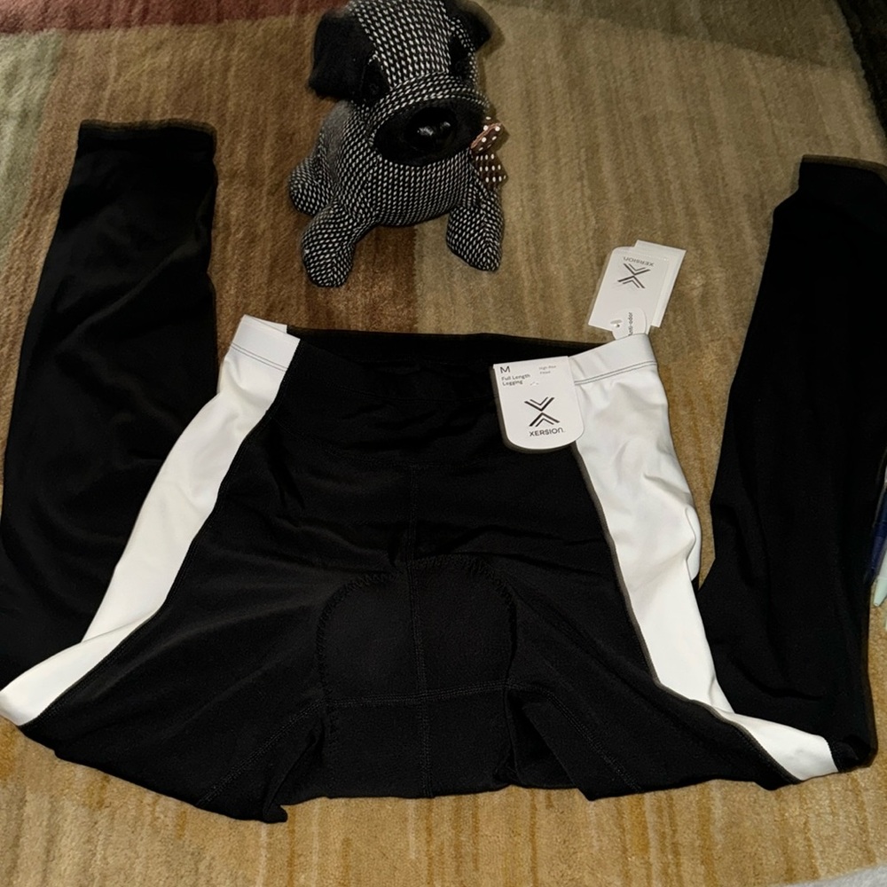 Xersion Black and White biycycle Leggings